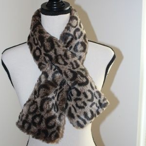 Talbots, leopard faux fur collar scarf stole neck warmer